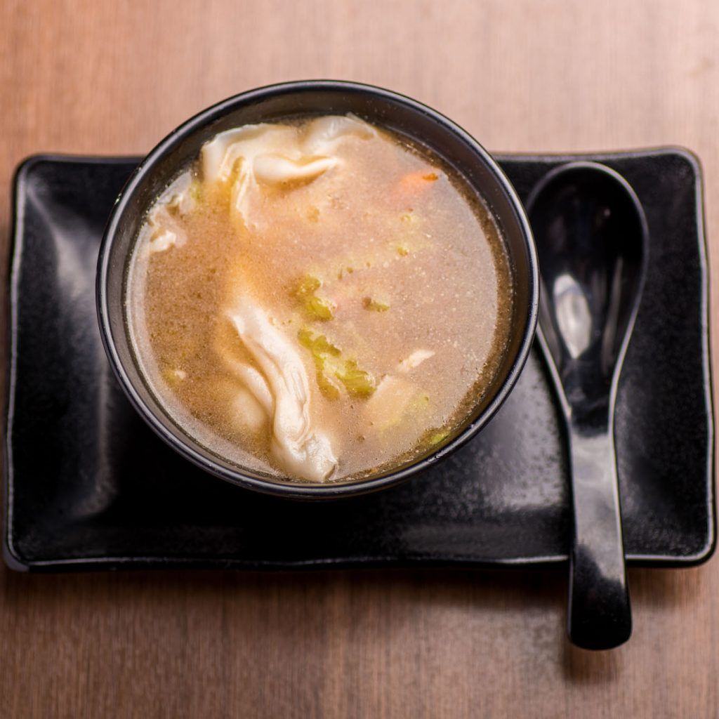 Sopa Wonton: El Abrazo Asiático en un Plato Exclusivo de Yao